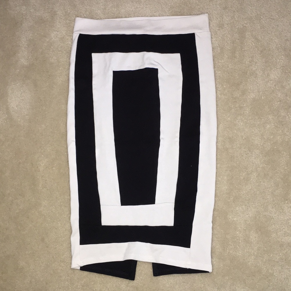 Long pencil skirt